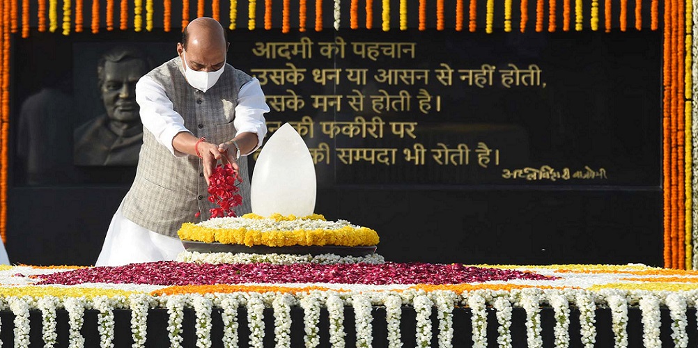 The Union Minister for Defence, Shri Rajnath Singh paying floral tributes to the former Prime Minister of India, Shri Atal Bihari Vajpayee on his Punya Tithi, at Sadaiv Atal, in Delhi on August 16, 2021