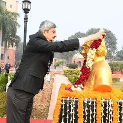 रक्षा अनुसंधान एवं विकास संगठन (डीआरडीओ) ने अपना 65वां स्थापना दिवस मनाया; नई दिल्ली में डीआरडीओ मुख्यालय में पूर्व राष्ट्रपति डॉ एपीजे अब्दुल कलाम को पुष्पांजलि अर्पित की